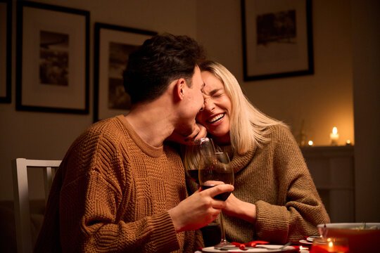 6 Cheap but Creative Date Ideas at Home That Saved Our Boring Weekends