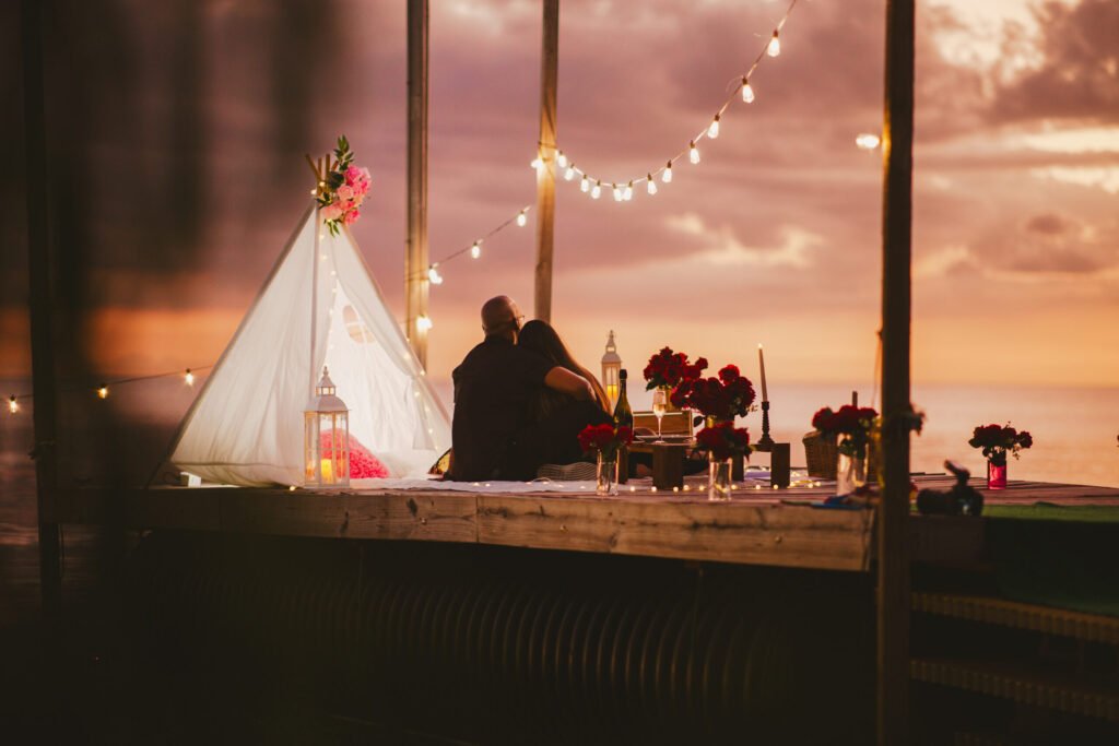 8 Secret Outdoor Cheap but Creative Date Ideas No One Talks About